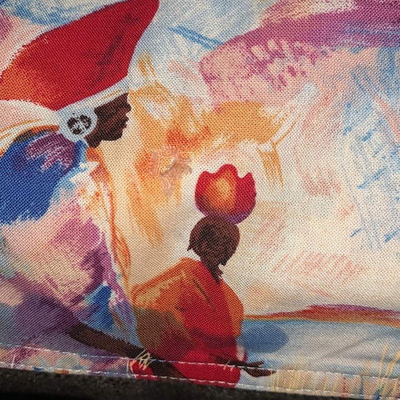 Gent Loved SCRUBS Top Beautiful Print - Picture 4 of 8